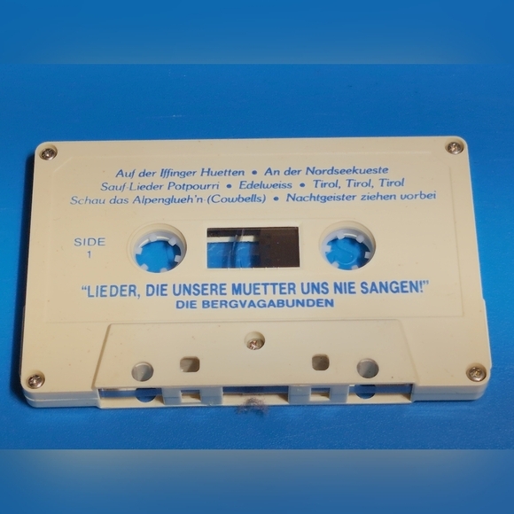 None Other - DIE BERGVAGABUNDEN SINGEN Lieder die Unsere Muetter ns Nie Sangen CASSETTE TAPE